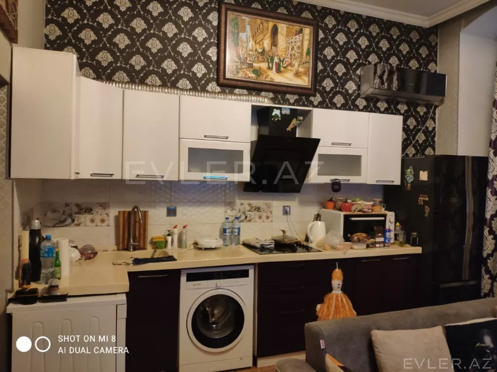 Aylıq, köhnə tikili
