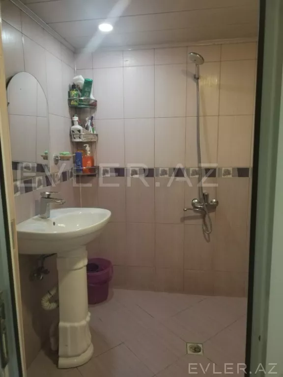 Satılır, köhnə tikili