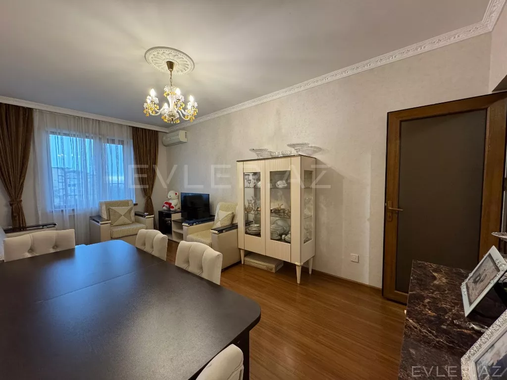 Satılır, köhnə tikili
