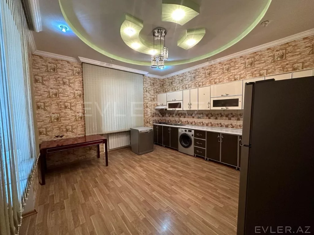 Satılır, həyət evi/villa