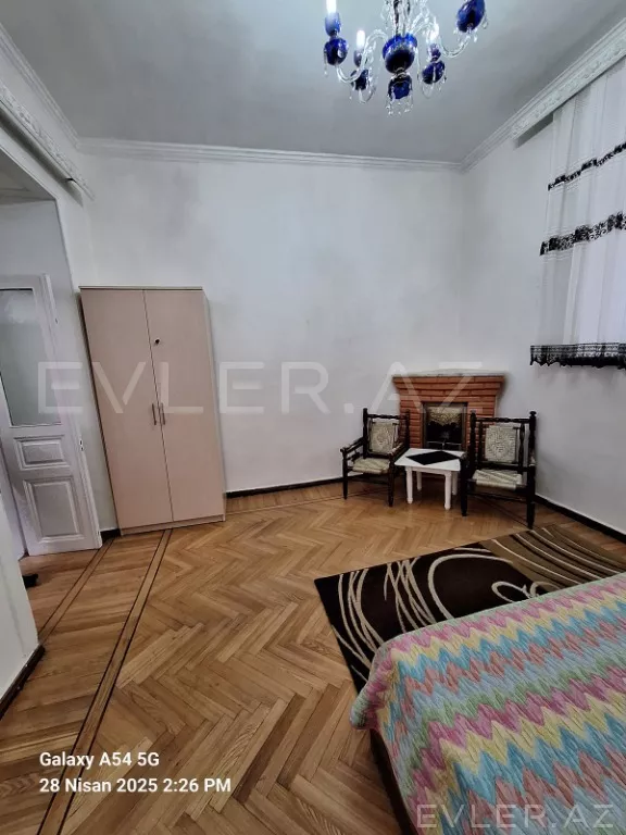 Aylıq, köhnə tikili