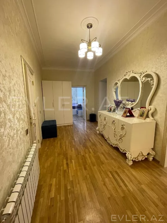 Satılır, həyət evi/villa