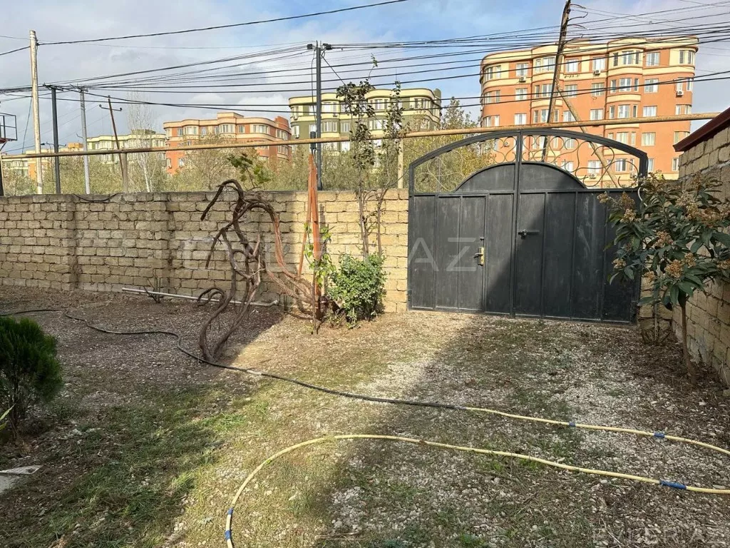 Satılır, həyət evi/villa