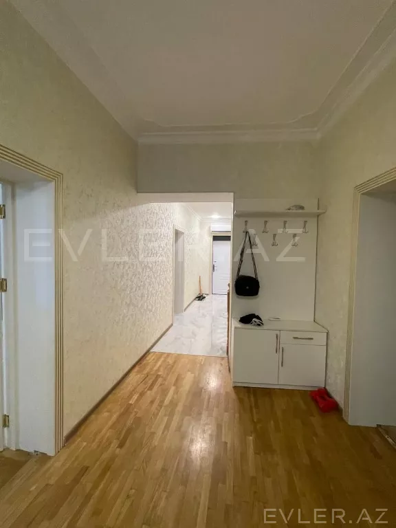 Satılır, həyət evi/villa