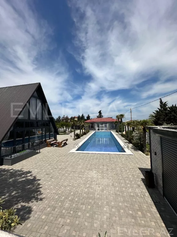 Satılır, həyət evi/villa