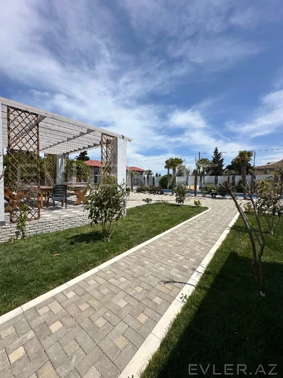 Satılır, həyət evi/villa