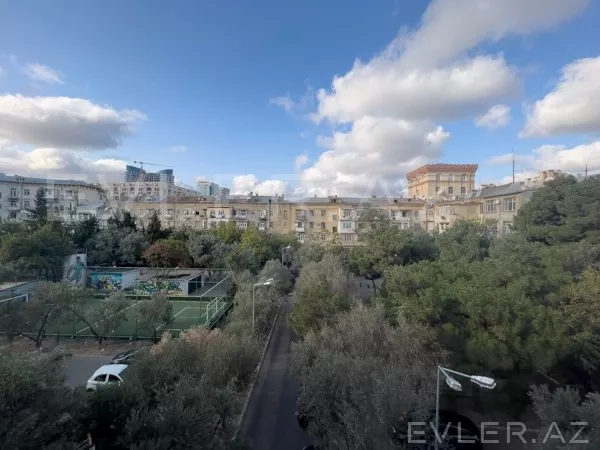 Aylıq, köhnə tikili