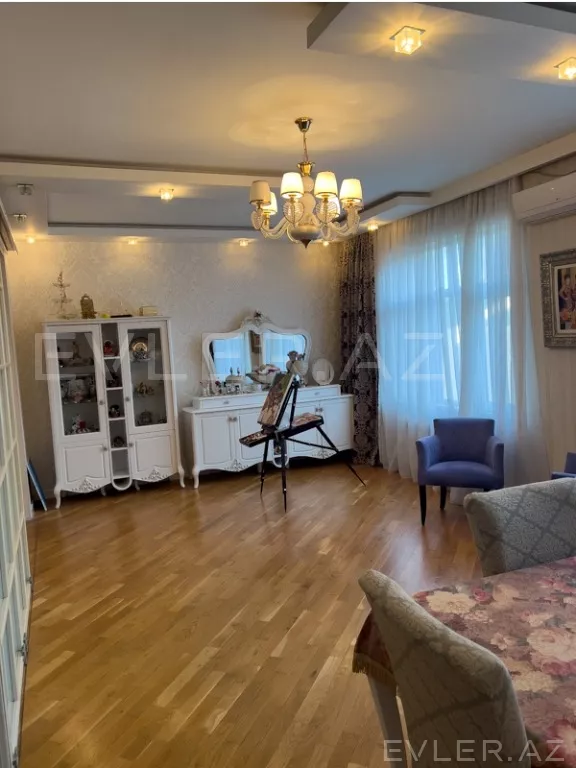 Aylıq, köhnə tikili