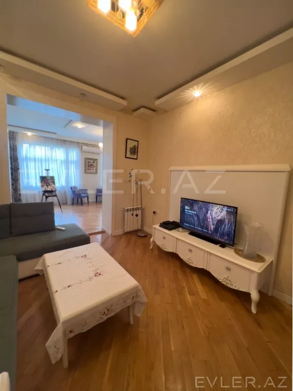 Aylıq, köhnə tikili
