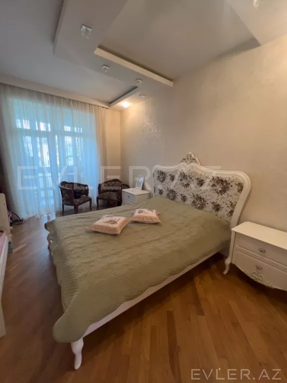 Aylıq, köhnə tikili