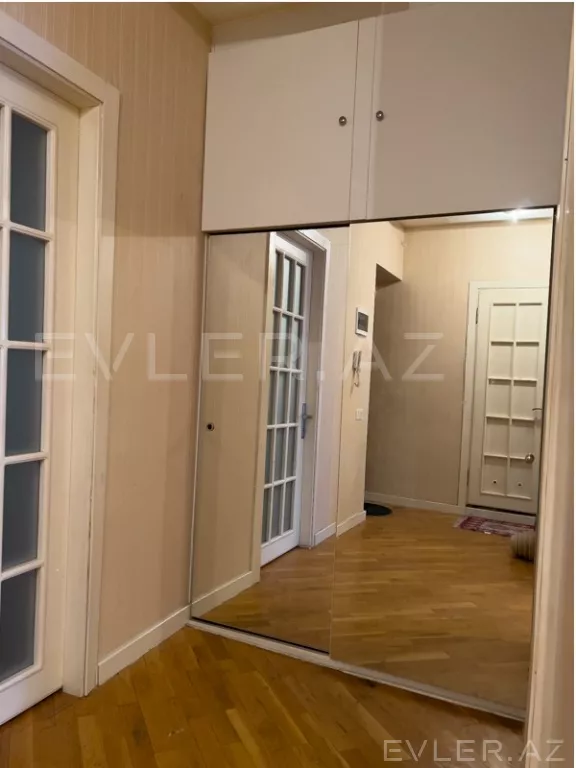 Aylıq, köhnə tikili