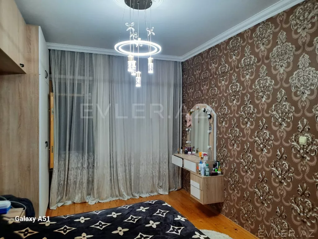 Satılır, köhnə tikili