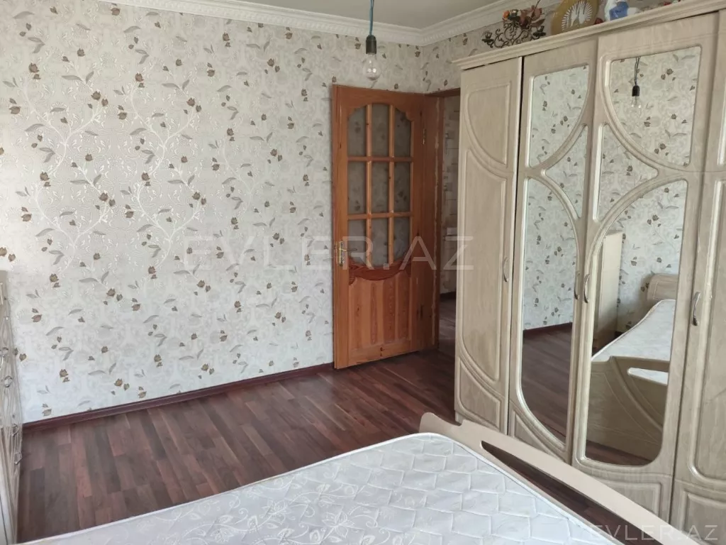 Satılır, həyət evi/villa