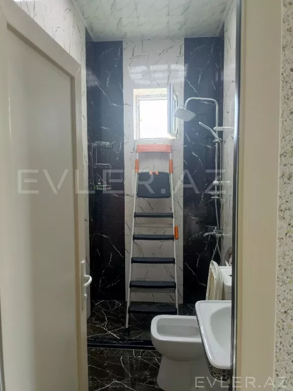 Satılır, həyət evi/villa