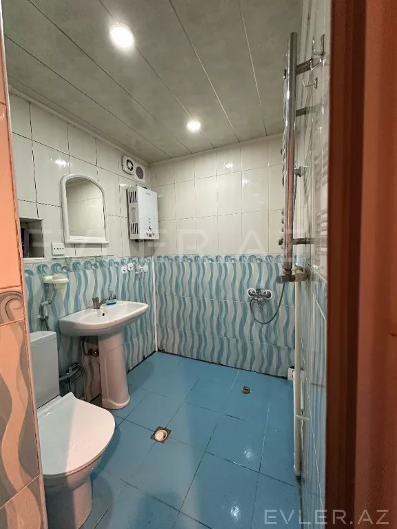 Aylıq, köhnə tikili