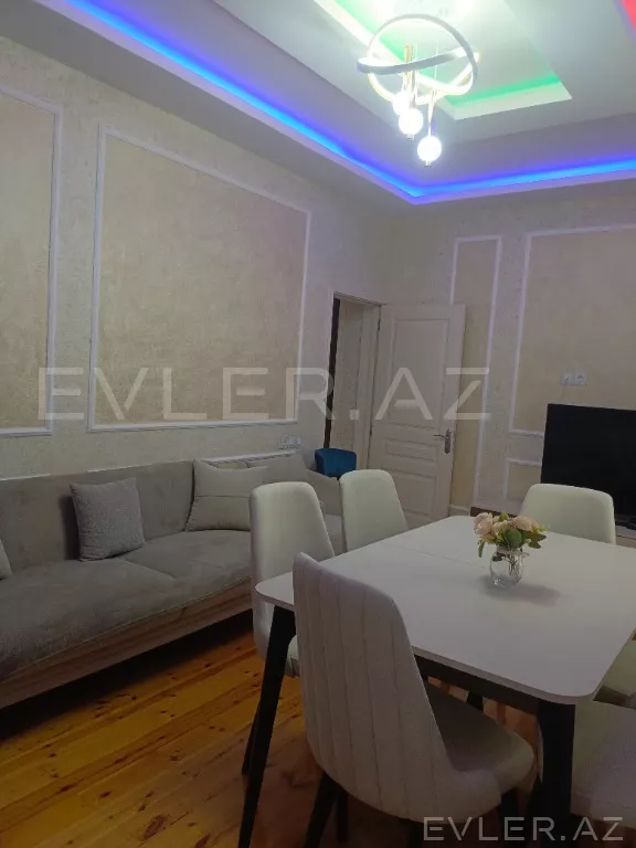 Satılır, həyət evi/villa