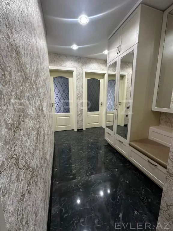 Satılır, köhnə tikili