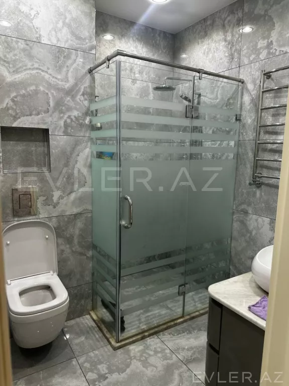 Satılır, köhnə tikili