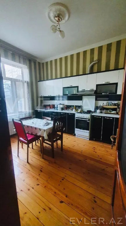 Satılır, həyət evi/villa
