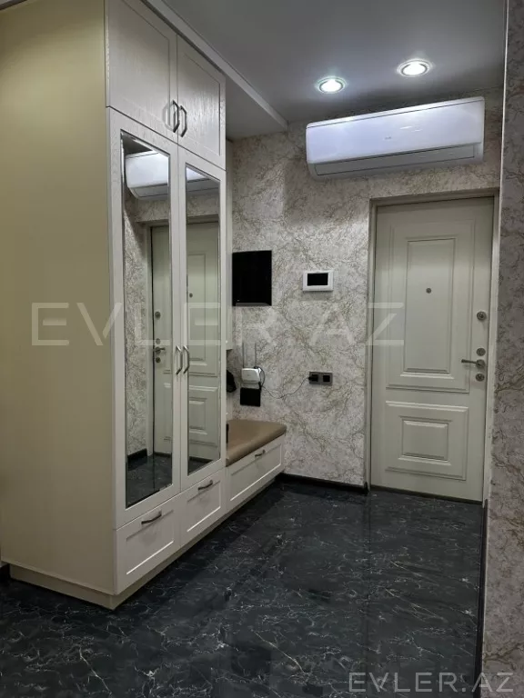 Satılır, köhnə tikili