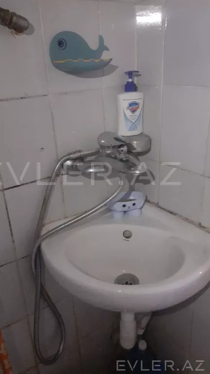 Satılır, köhnə tikili