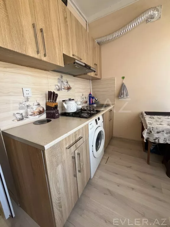 Satılır, köhnə tikili