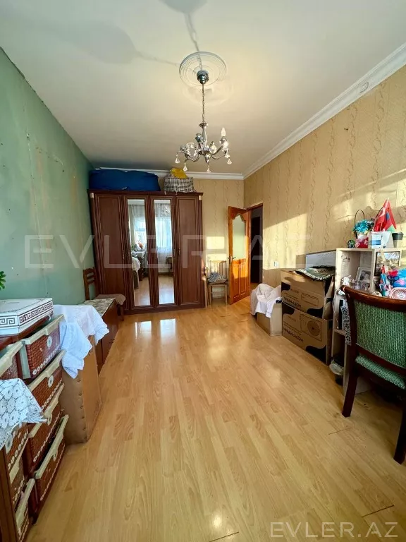 Satılır, köhnə tikili