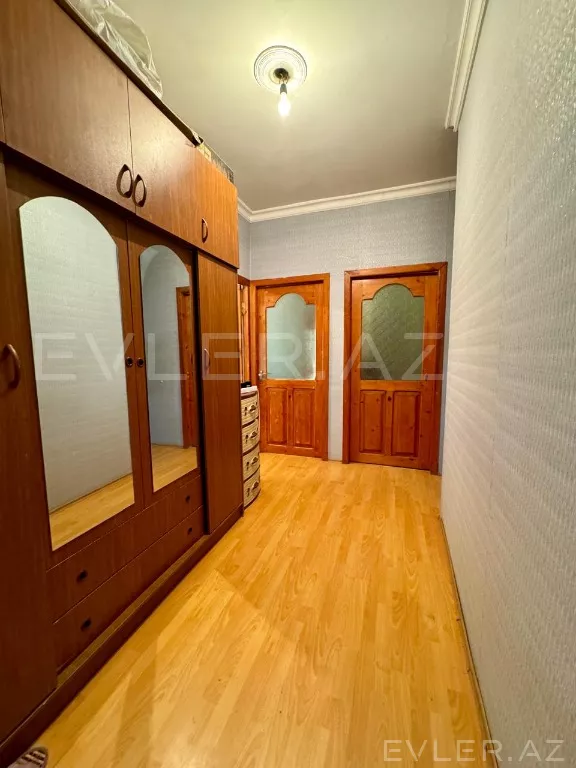 Satılır, köhnə tikili