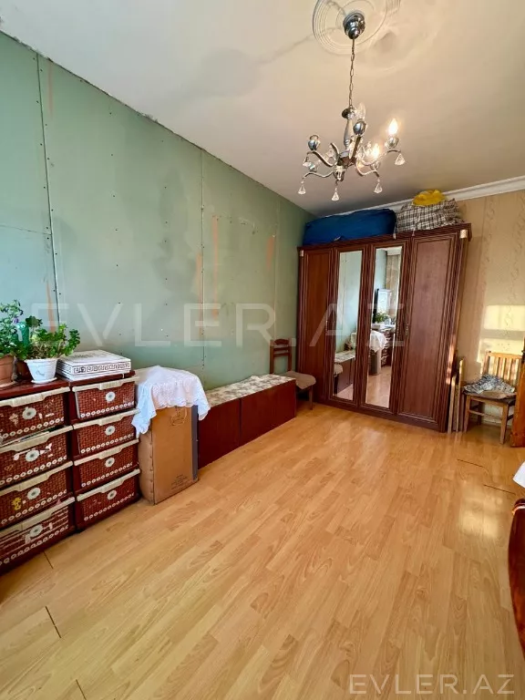 Satılır, köhnə tikili