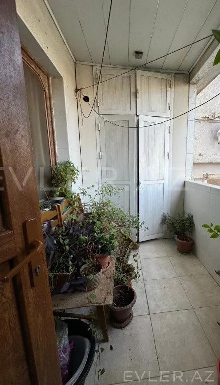 Satılır, köhnə tikili