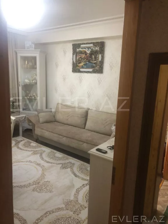 Satılır, köhnə tikili