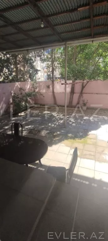 Satılır, köhnə tikili