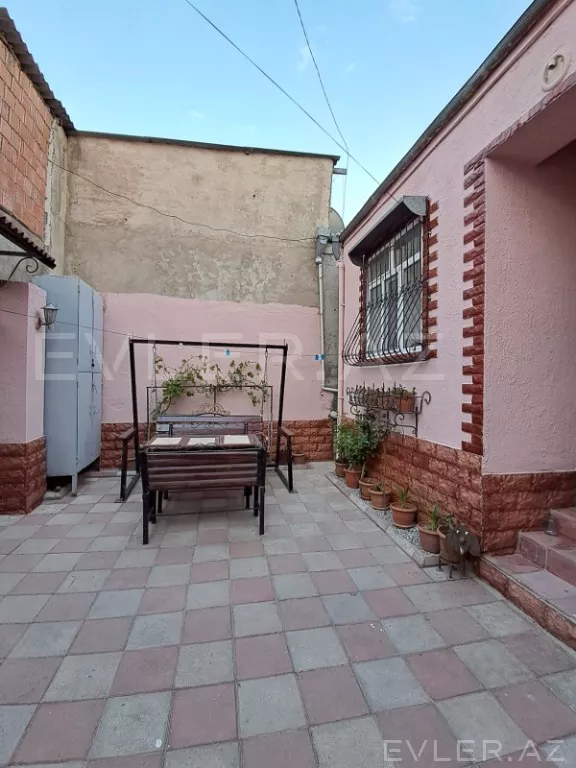 Satılır, həyət evi/villa