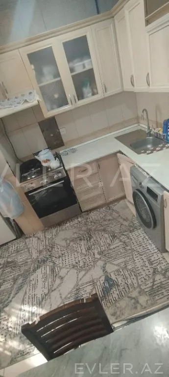 Satılır, köhnə tikili