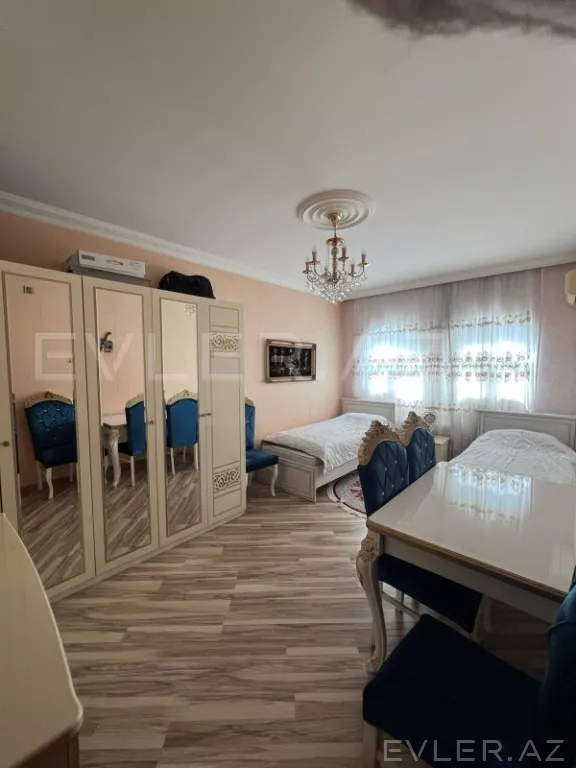 Satılır, köhnə tikili