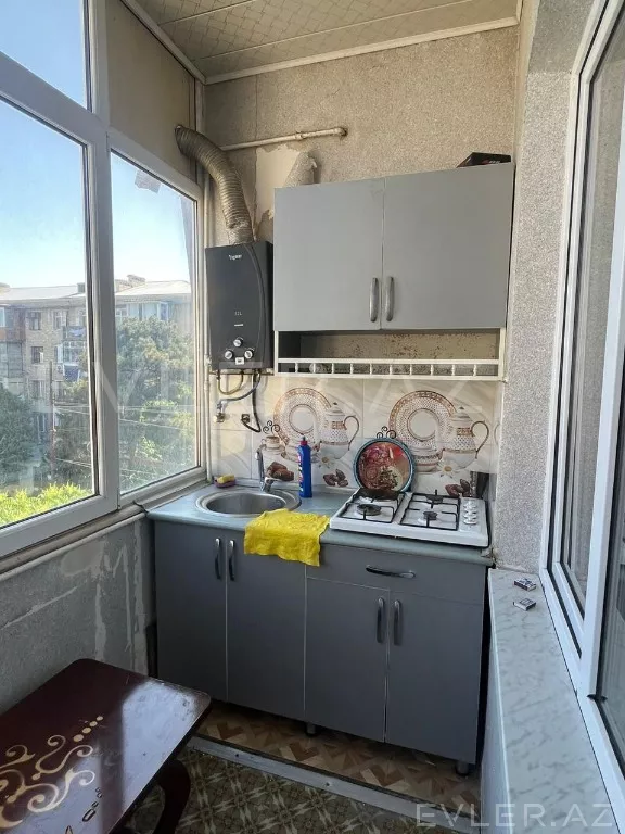 Satılır, köhnə tikili