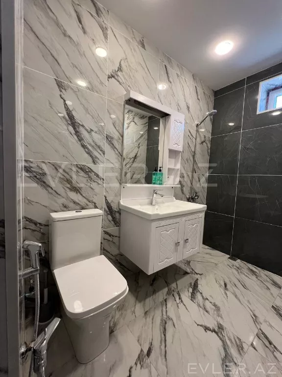 Satılır, həyət evi/villa