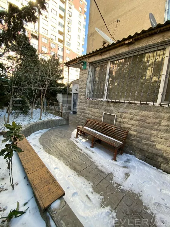 Satılır, köhnə tikili