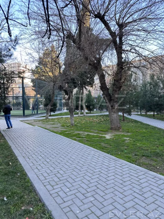 Satılır, köhnə tikili