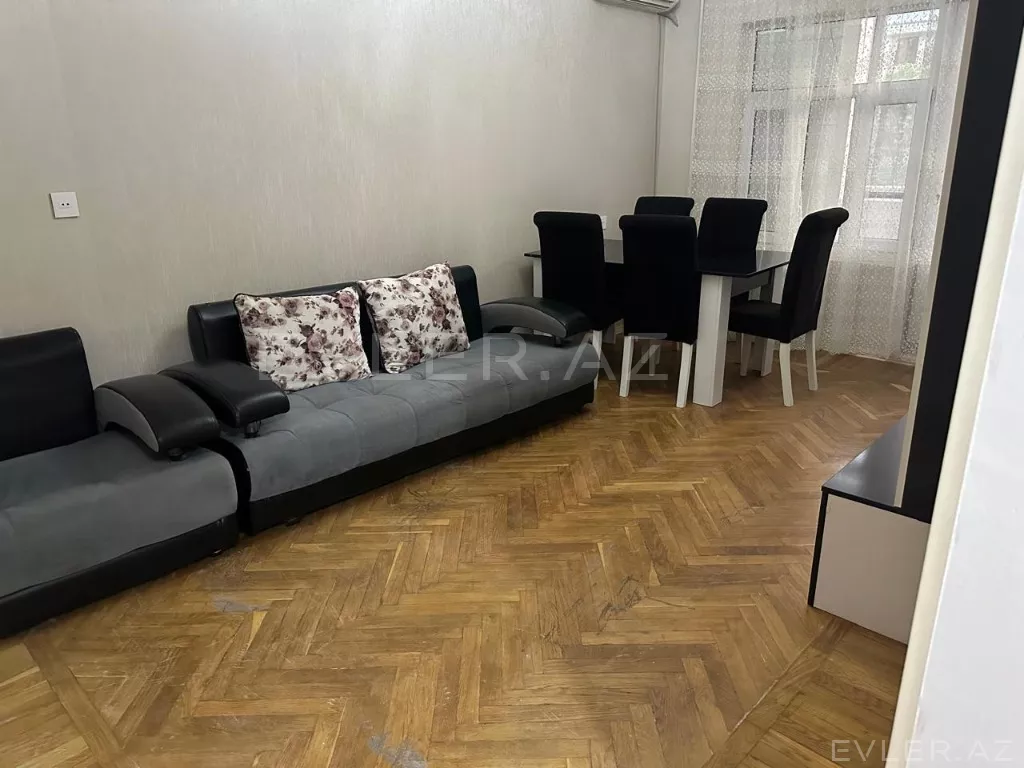 Aylıq, köhnə tikili