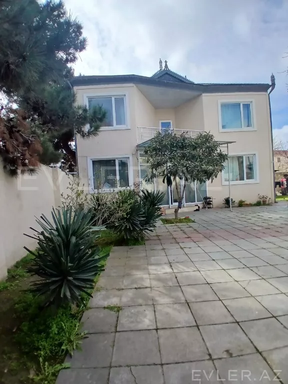 Satılır, həyət evi/villa
