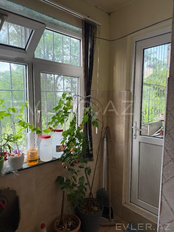 Satılır, köhnə tikili