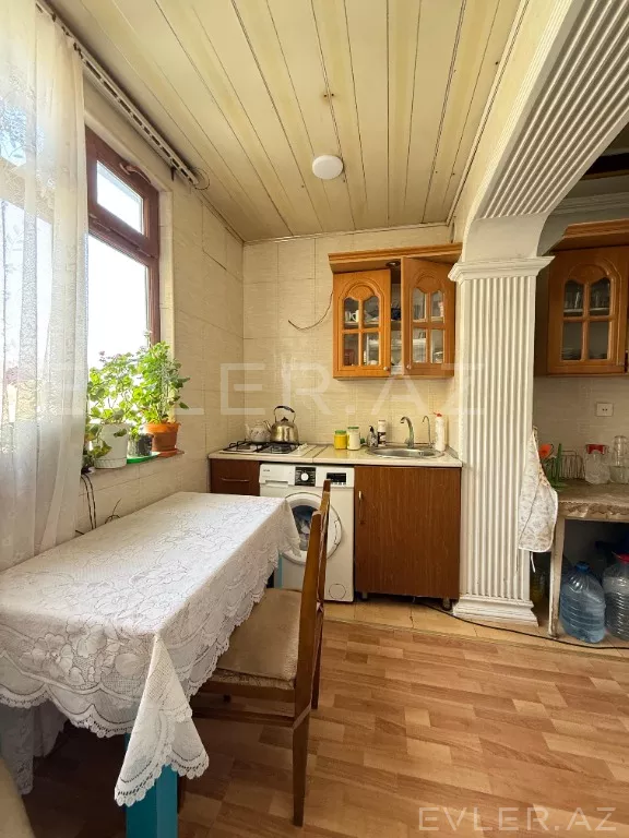Satılır, köhnə tikili
