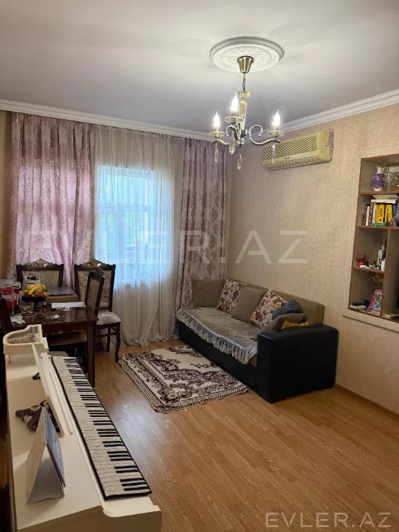Satılır, köhnə tikili