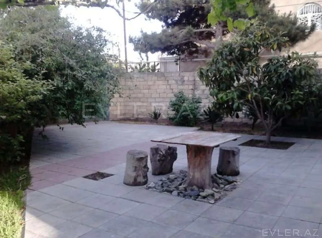 Satılır, həyət evi/villa