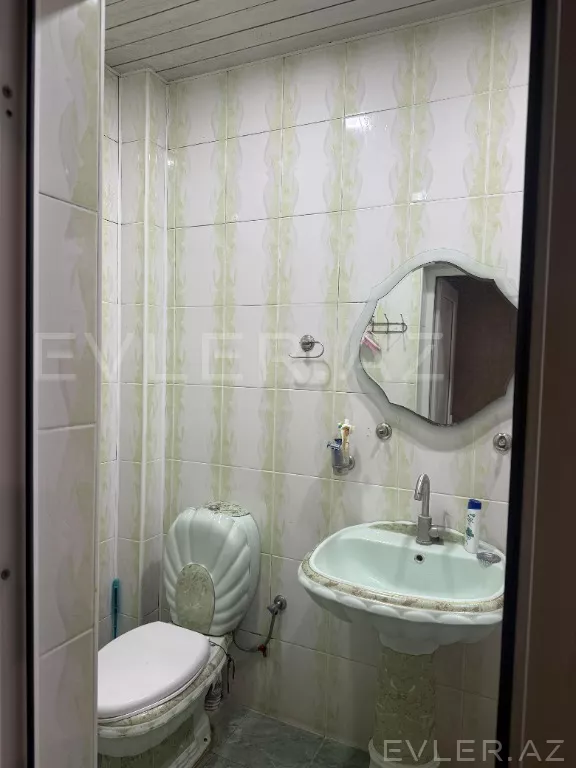 Satılır, köhnə tikili