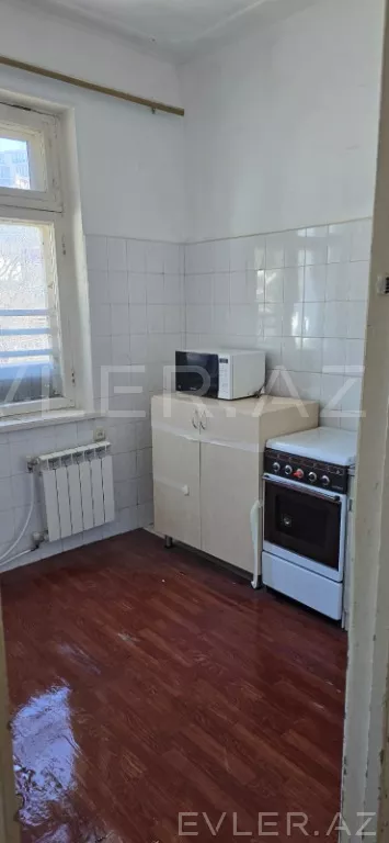 Satılır, köhnə tikili
