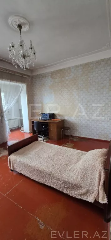 Satılır, köhnə tikili