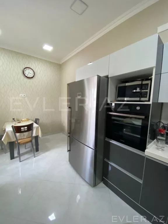 Satılır, köhnə tikili