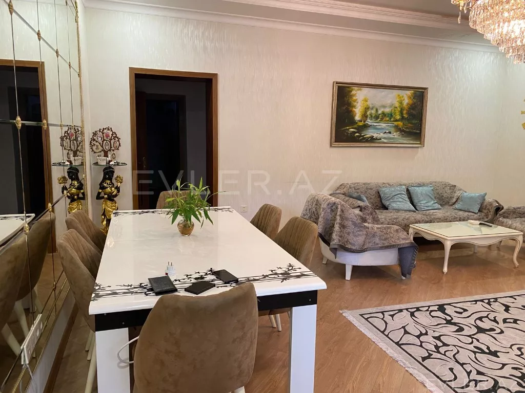 Satılır, köhnə tikili